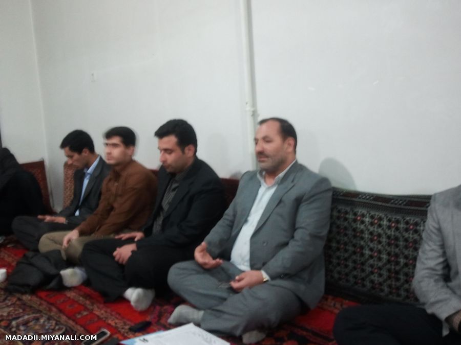 تصاویر سومین جلسه هم اندیشی , نقد و پیشنهادات فعالان سایبری با حضور دکتر محمد علی مددی 1392/1/16